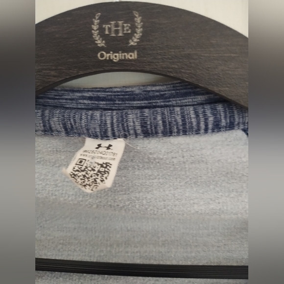 Under Armour sz L lightweight long sleeve - Picture 2 of 4